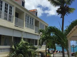 The Comanche A Club Inn of Christianted St Croix，位于克里斯琴斯特德的酒店