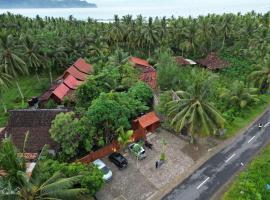 Java Turtle Lodge Meru Betiri，位于外南梦的海滩短租房