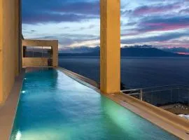 Beachfront Ravdoucha Epavlis Eleni Villa - Pool, Hot Tub, Gym, Sauna, Private Parking, WiFi