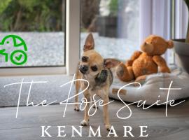 The Rose Suite Kenmare，位于肯梅尔的宠物友好酒店