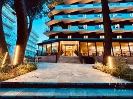 HOTEL NOIR - Free Brunch & Breakfast Until 13-00 - Vicinissimi a Mirabilandia