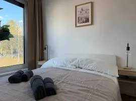 100 m2 Apartment mit Balkon und Parkplatz