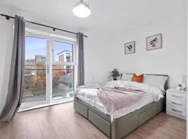 Comfy Home-Windrush Grove