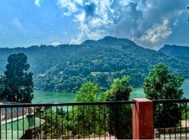 The Sukoon Lake View Stays Nainital，位于奈尼塔尔的酒店