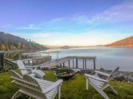 Lake Pend Oreille Cabin，位于Sagle的酒店