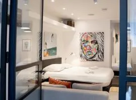 Spui apartment in center