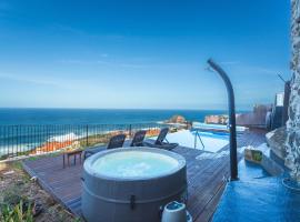 Casa das Escaleiras by Atlantic Holiday，位于莫尼兹港的酒店
