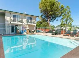 Best Western Cedar Inn & Suites