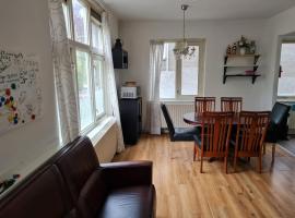 Three bedroom lovely apartment，位于奥斯特贝克的酒店