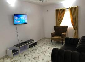 Home away from home furnished apartment，位于莱基的酒店