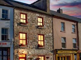 White Heather House Clifden Town Square，位于克利夫登的酒店