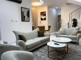 Janeyrb Home - Luxury Home，位于Ikota的酒店