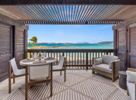 Sea La Vie at Sapphire Beach Resort & Marina，位于East End的带停车场的酒店