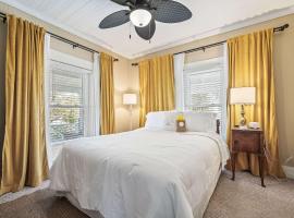 Old Carrabelle Hotel Hemingway Suite，位于Carrabelle的酒店