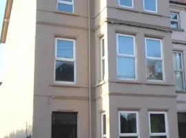 Lockshore Villa