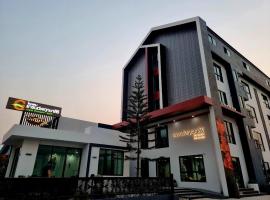 แกรนด์พฤกษาสิริ ชัยภูมิ GrandPruksasiri Chaiyaphum，位于Ban Nong Pla Thao (1)的带停车场的酒店