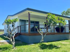 The Cottage - Farm Stay at Glen Ewan - 10 minutes to Port Macquarie，位于Sancrox的酒店