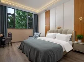 Lansheng Lucky Light Luxury Smart B&B