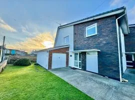 Beach Retreat-3 Bed-Pet friendly-Central location