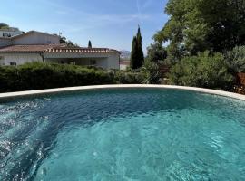 Preciosa casa en Mas Fumats con piscina y bonitas vistas AV-49，位于滨海拉塞尔瓦的酒店