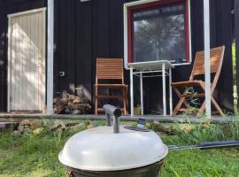 Self Check-in Sauna Cabin next to Hiking Trails，位于Kärde的酒店