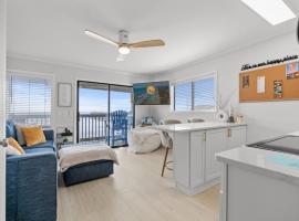 Sea Cabin 118 - Oceanfront，位于默特尔比奇的度假屋