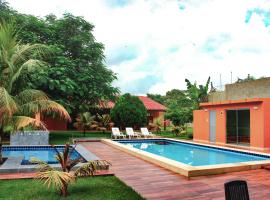 Quinta Los Pinos Cotoca，位于Cotoca的酒店