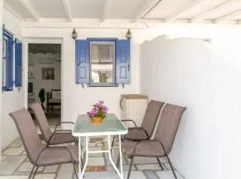 Elenitas beach house in Ornos