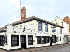 The White Horse，位于伯纳姆马基特的酒店