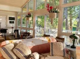 Bright & Spacious Chalet on Lake Huron - Private
