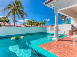 Charming 3BR Villa w Private Pool in Pelican Key