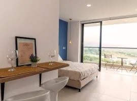 Studio Sur de Cali pool and parking