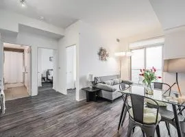 2BR Condo close to Eaton Center