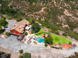 San Diego Getaway, Views Pool Hot Tub & Game Room，位于Valley Center的酒店