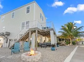 Mermaid Manor Waterfront Haven Hot Tub Dock