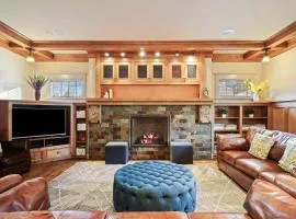 Amazing Steps to Downtown and River Gorgeous Newer AC 4222
