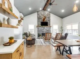 Family Retreat with Fire Pit and Yard in Mineral City