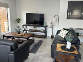 New Executive 3BR Townhouse，位于Kialla的酒店