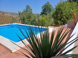 Casa Wenne - Private Pool with view，位于Sedella的酒店
