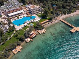 DoubleTree by Hilton Bodrum Isil Club Ultra All-Inclusive Resort，位于托尔巴的酒店