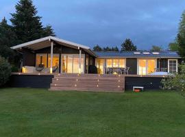 Lovely Summer House By Arresø，位于希勒勒的酒店