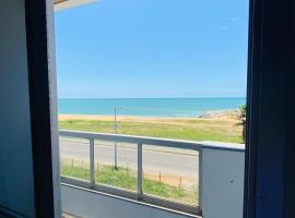 Bela vista a beira mar，位于马拉塔伊济斯的自助式住宿