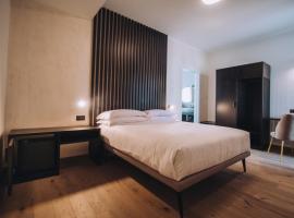 SambuRoom B&B，位于圣焦万尼泰亚蒂诺的带停车场的酒店