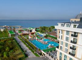 Serenity Queen Hotel，位于阿拉尼亚的酒店