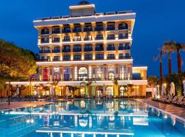Serenity Queen Hotel，位于阿拉尼亚的酒店