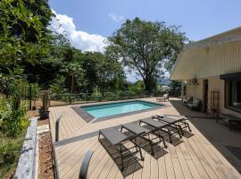 Grande villa 4 chambres avec piscine，位于Camp de Rémire的酒店