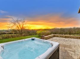 Hidden Barn - Hot Tub, Pool，位于谢普顿马利特的酒店