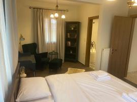 Old Castle 3，位于Palai&oacute;kastron的带热水浴缸的酒店