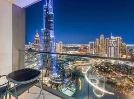 SML Vacation Homes - Sky High Apartments with Burj Khalifa and Dubai Fountain Views at Grande Signature, Downtown Dubai