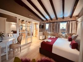 La Quinta Luxury Palace，位于阿尔努埃罗的带按摩浴缸的酒店